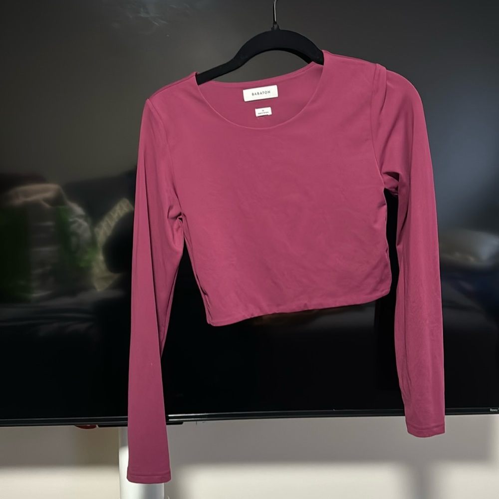 Babaton crop berry top